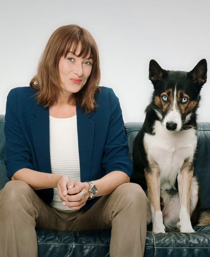 Ob Website-Texte schreiben lassen, Werbetexter für KMU in Bayreuth oder Freelance Copywriter für Agenturen: Mara Dünkel und Bürohund Lui von textmagie sind für dich da.