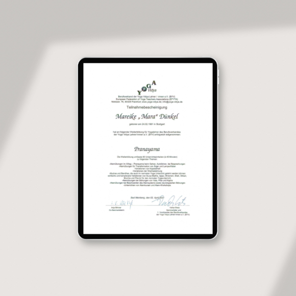 Freier Texter Mara Dünkel von textmagie in Bayreuth hat ein Zertifikat in Pranayama.
