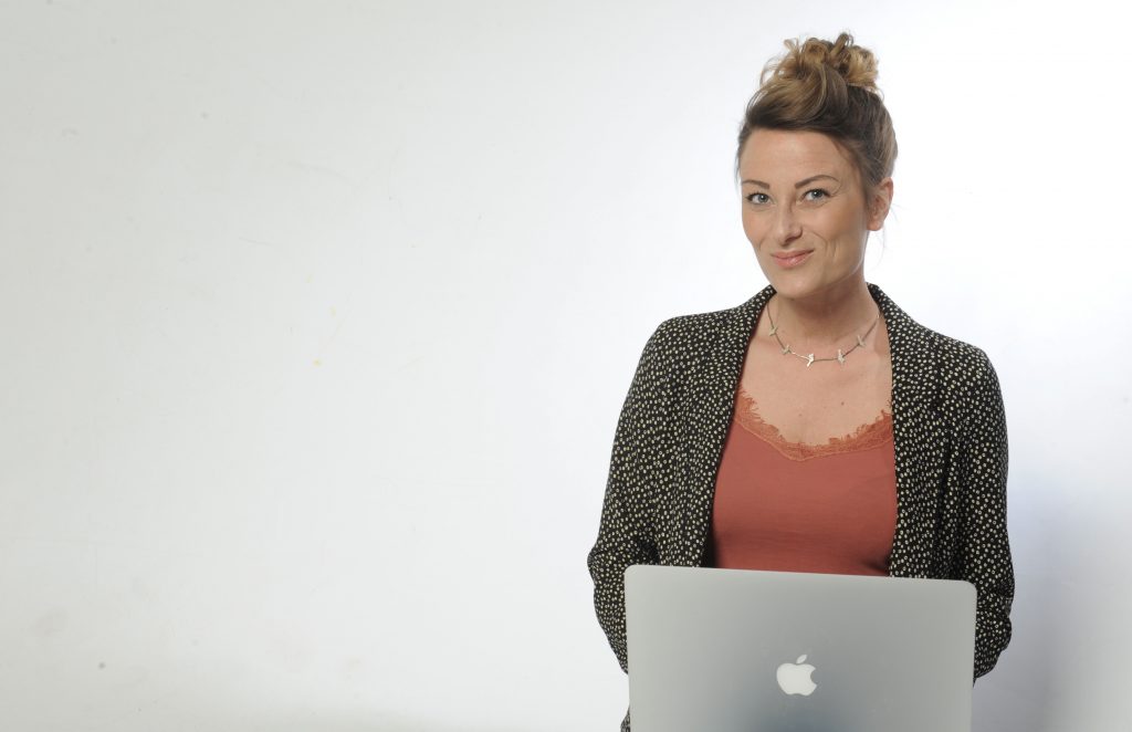 Mara Dünkel von textmagie ist Werbetexter, PR-Texter, SEO und Content Writer für dich.